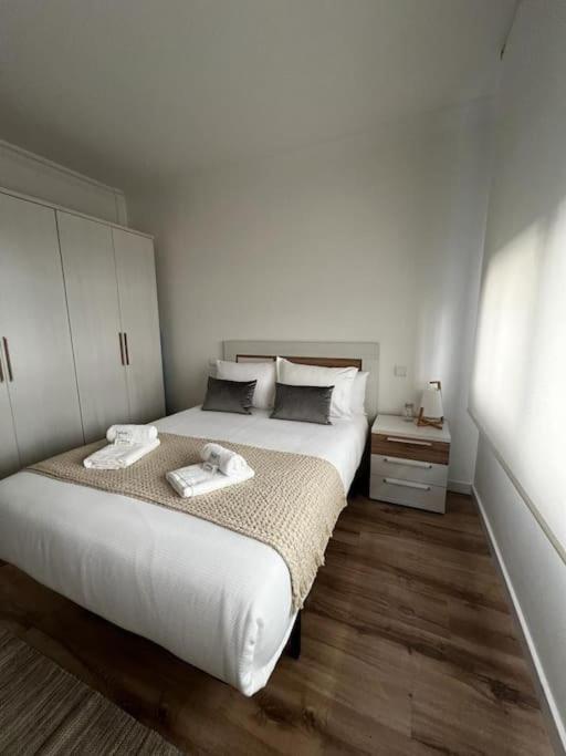Gris Parking A Menos De 1 Min A Pie Apartment Vigo Exterior photo