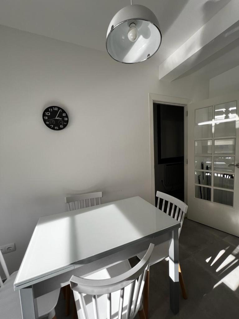 Gris Parking A Menos De 1 Min A Pie Apartment Vigo Exterior photo