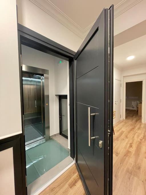 Gris Parking A Menos De 1 Min A Pie Apartment Vigo Exterior photo