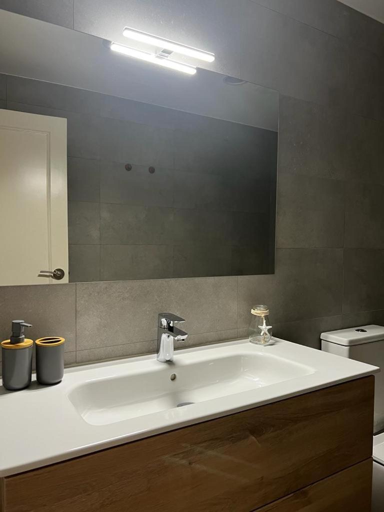 Gris Parking A Menos De 1 Min A Pie Apartment Vigo Exterior photo